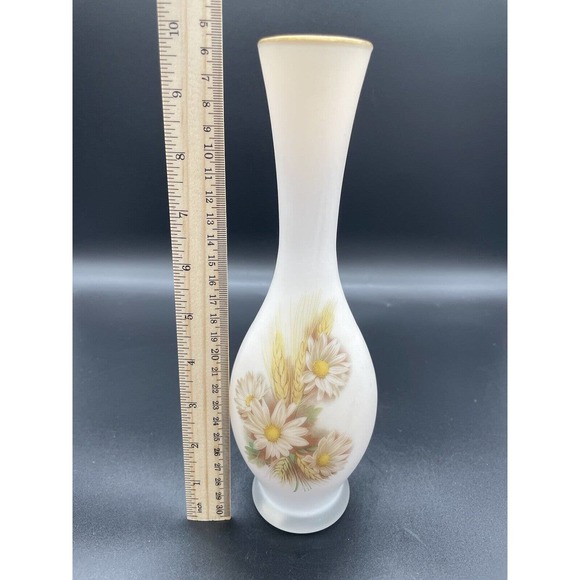 Vintage White Satin Frosted Vase Made In Italy Wheat And Flower Design 10” - Picture 5 of 8